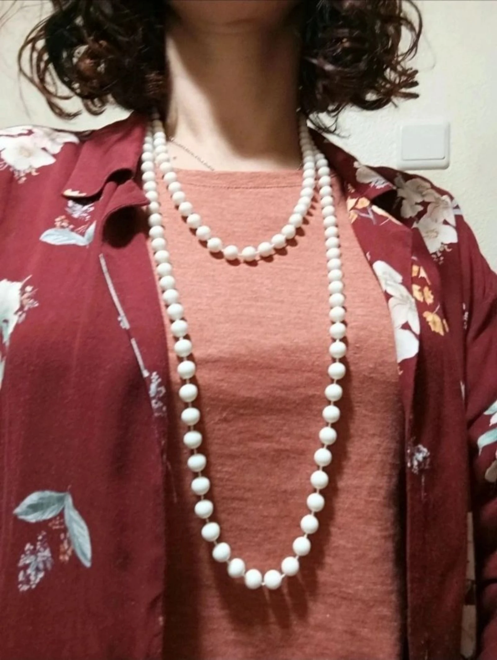 Colar longo de contas brancas | Collar largo blanco | Collier long blanc
